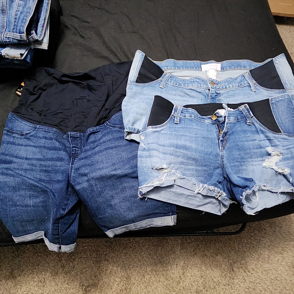 Maternity shorts